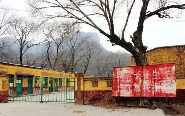 世界军用拖车系列五八：“长征”卡车，曾响彻神州大地的重卡中坚