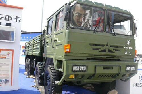 陕汽SX2550中国军用卡车无冕之王，军用卡车科技：油气悬架