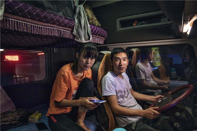 “青藏线只要敢来,就能赚钱”,道路的艰险,让卡车司机望而却步的同时,也使运价水涨船高